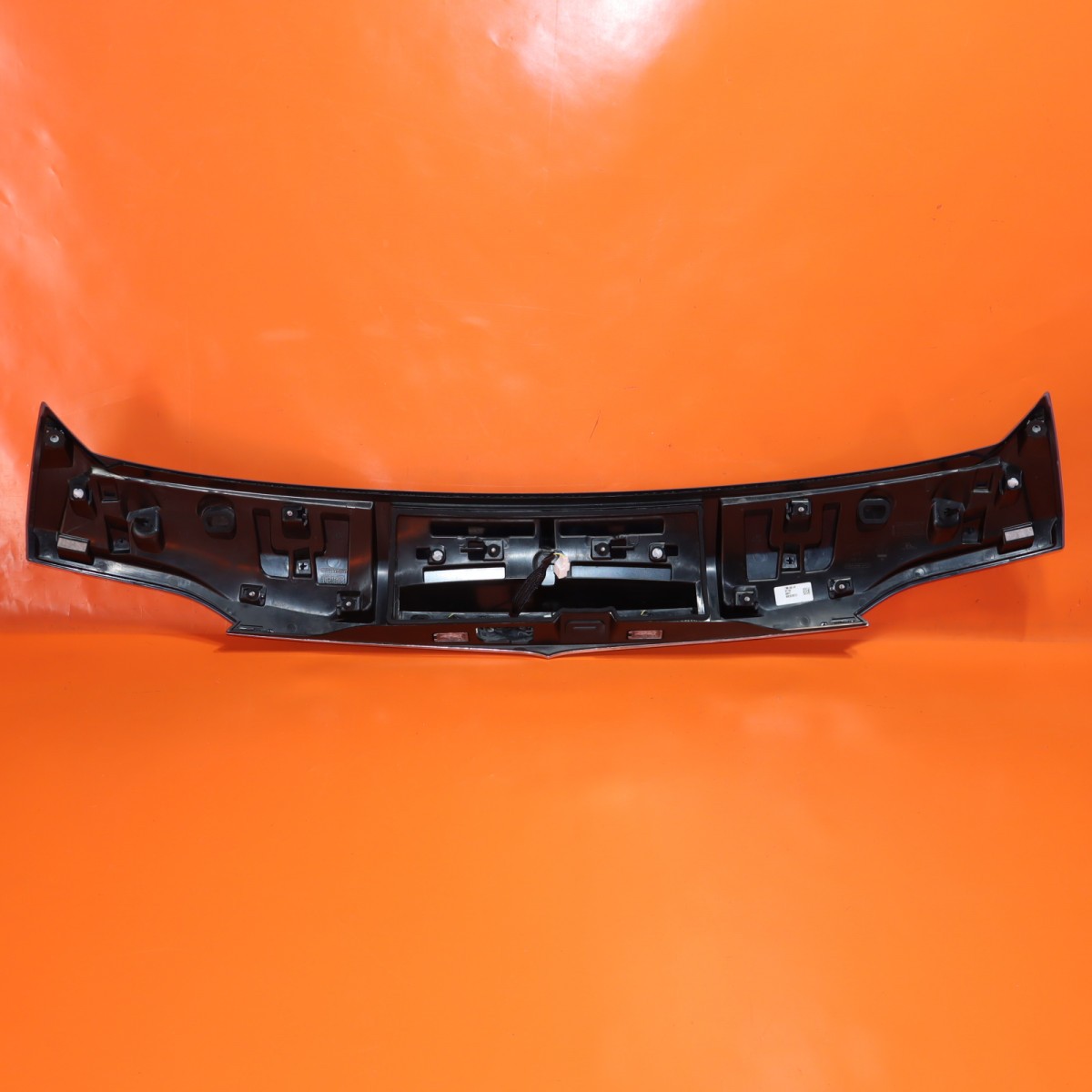 MASERATI LEVANTE TAILGATE SPOILER WING TRIM 2016 2017 2018 2019 670042733 OEM