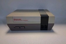 Nintendo NES Console For Parts Or Repair Powers On Flashing Light
