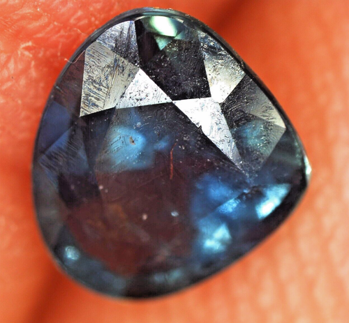 Un Zafiro faceteado de @ 0.50 cts TALLA PERA - COLOMBIA - Imagen 5 de 11