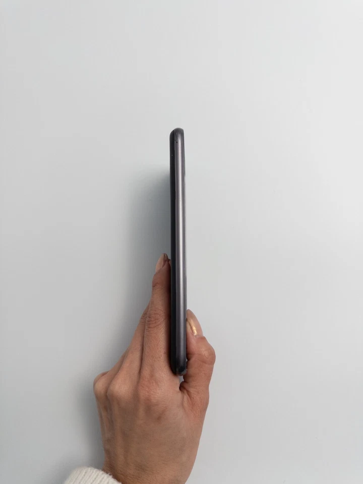 Motorola Moto G4 XT1625 M1B06 Black Turns On - Image 4 of 4