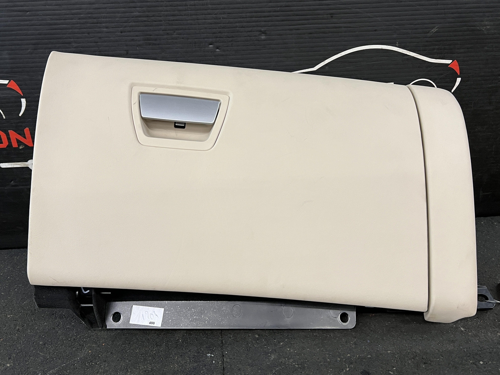 14-17 MASERATI GHIBLI GLOVE BOX STORAGE COMPARTMENT TAN