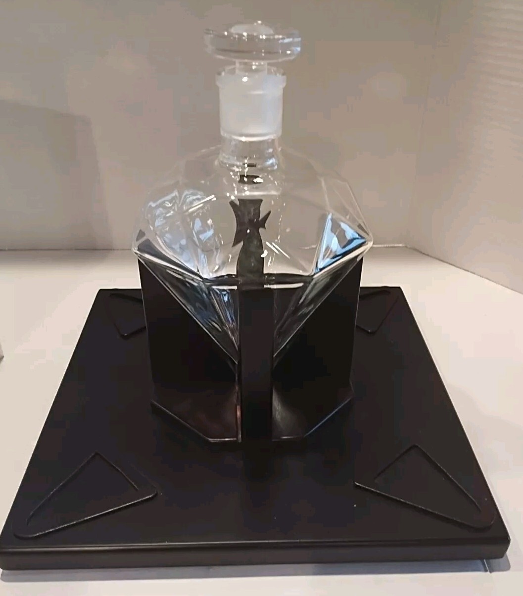The Wine Savant Diamond Decanter with 4 Glasses and Wood Base Hand Blown 750 ml.