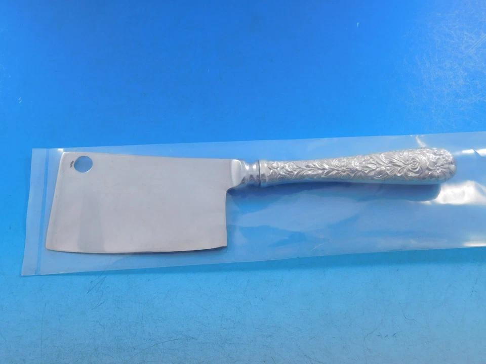 Cuchilla de queso de plata esterlina Repousse by Kirk HH con acero inoxidable personalizada 6 7/8" Foto 2 de 4