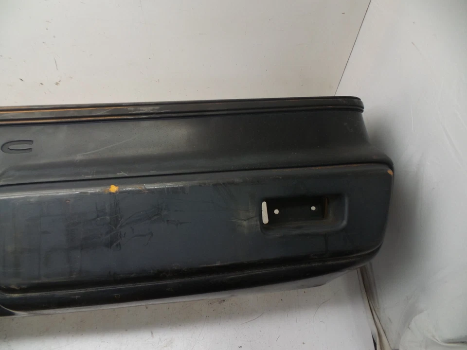 CUBIERTA PARACHOQUES TRASERO PONTIAC FIERO STANDARD NO GT 84-88 Foto 4 de 4