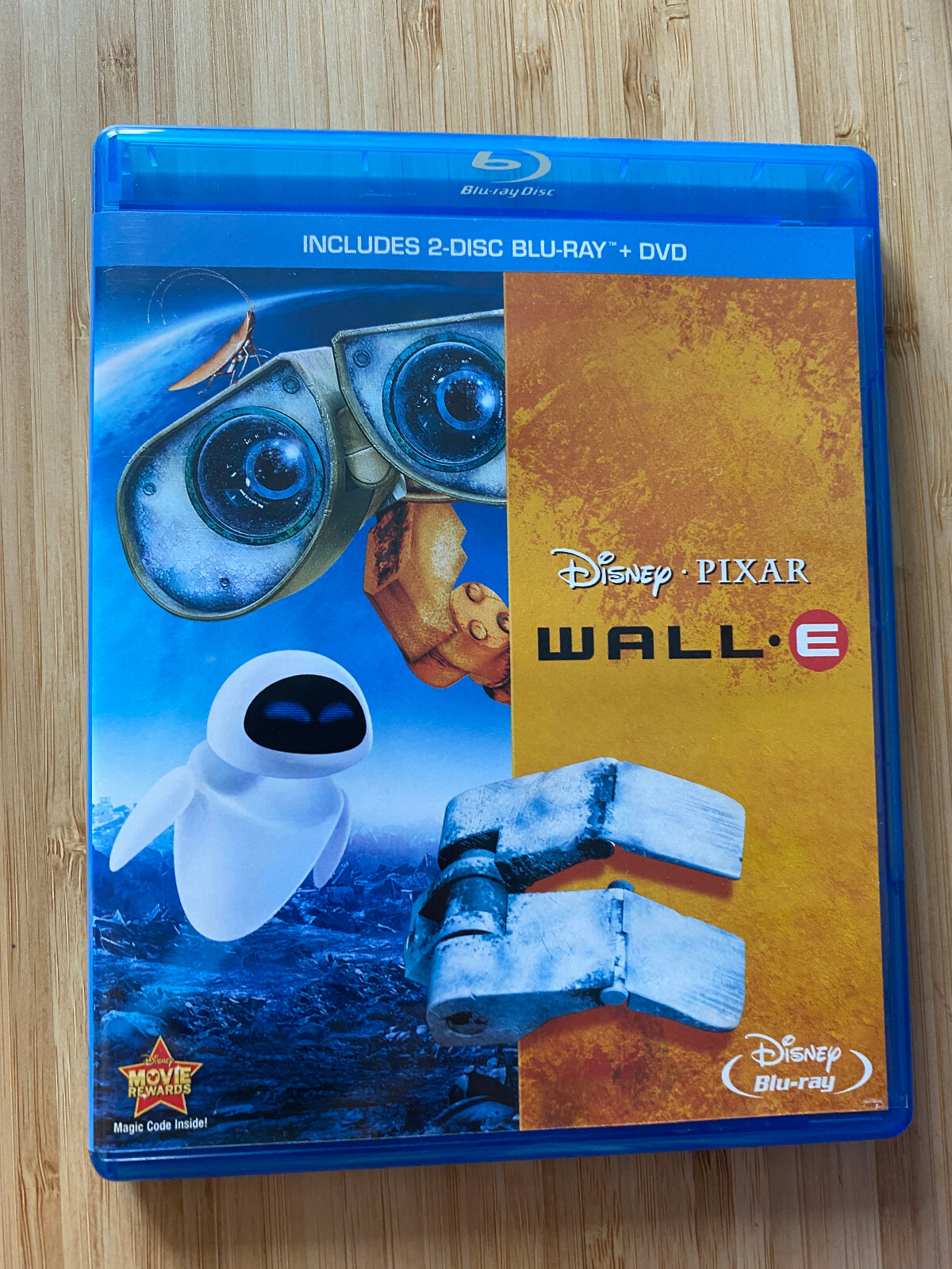 WallE Bluray/DVD, 2011, 2Disc Set Disney Pixar Blu Ray 786936810950