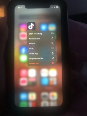 iphone xr 128gb unlocked white With TIKTOK And CAPCUT APP !!!!