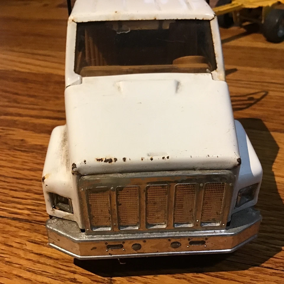 '81 Ertl John Deere тягач для целлюлозных пород и пилов, #3605 - Изображение 2 из 4