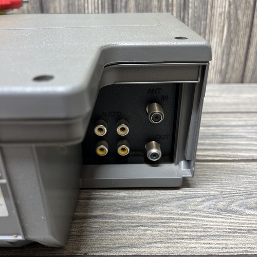 Emerson VCR EWV404 19 Micron DA-4 Head VHS Player Recorder -No Remote -Working - 第 9/9 張圖片