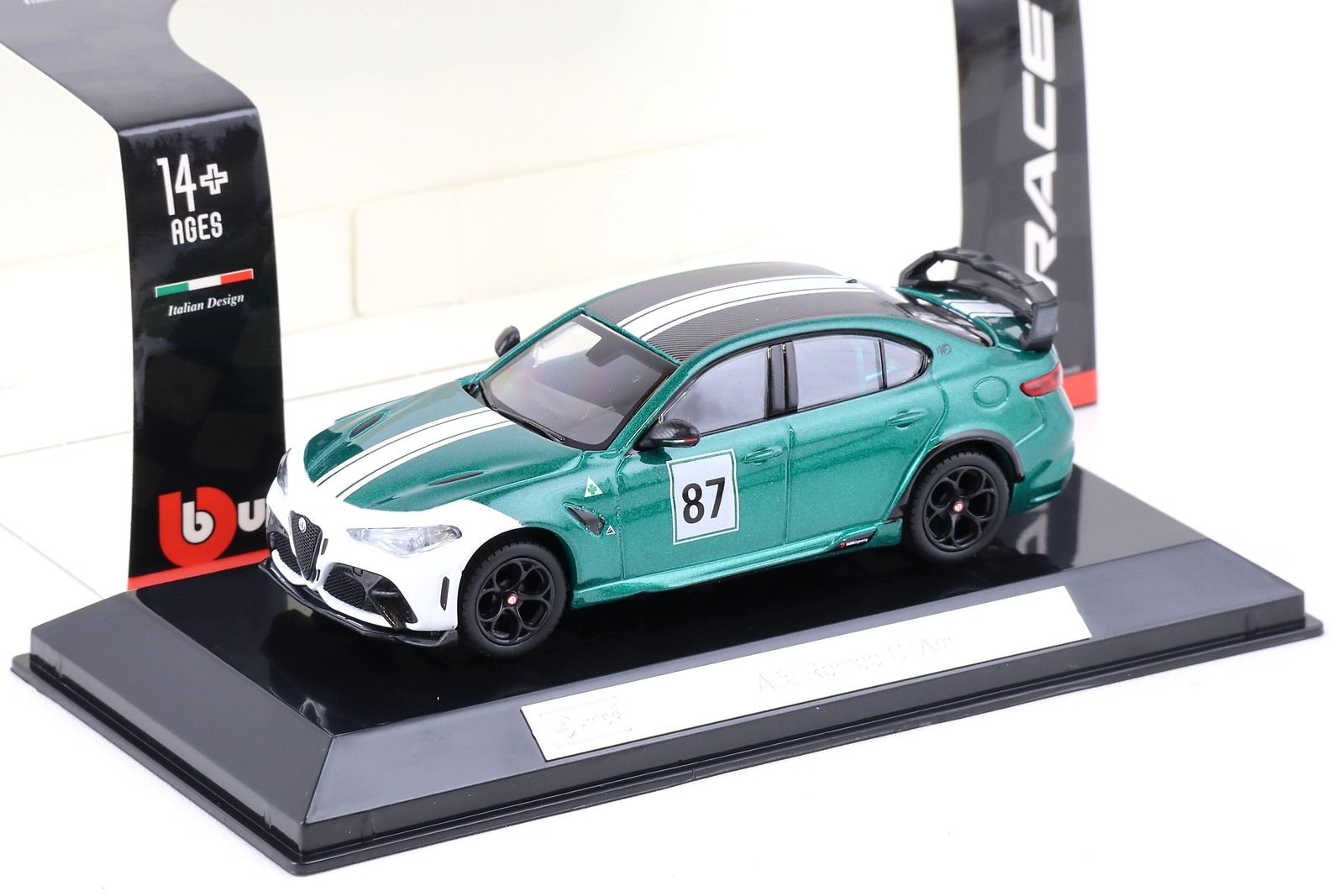 1:43 Bburago Alfa Romeo Giulia GTAm #87 Verde Montreal Green / White