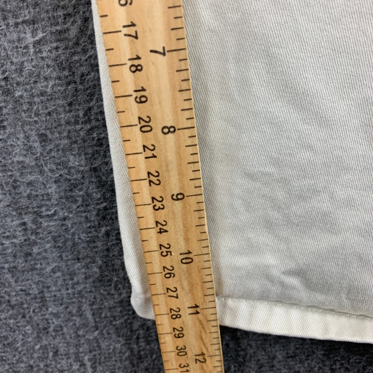 VTG Levis Silvertab Cargo Shorts Mens 38x11 Cream Baggy Y2K VTG Levis Silvertab Cargo Shorts Mens 38x11 Cream Baggy Y2K