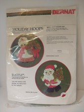 NEW Bernat Holiday Hoops Santa Clause  W09190 Stitchery Kit - 1976