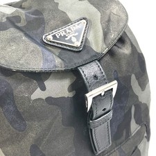 PRADA 迷彩背包包和女士手提包| eBay