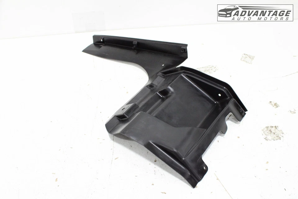 Chevrolet Colorado 2015-2022 delantero derecho admisión de aire protector contra salpicaduras OEM Foto 4 de 4