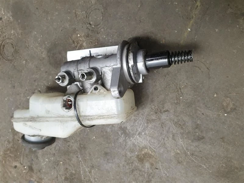 11-16 SCION TC 2.5L TRACCIÓN DELANTERA EN MONTAJE CILINDRO MAESTRO FRENO  Foto 4 de 4