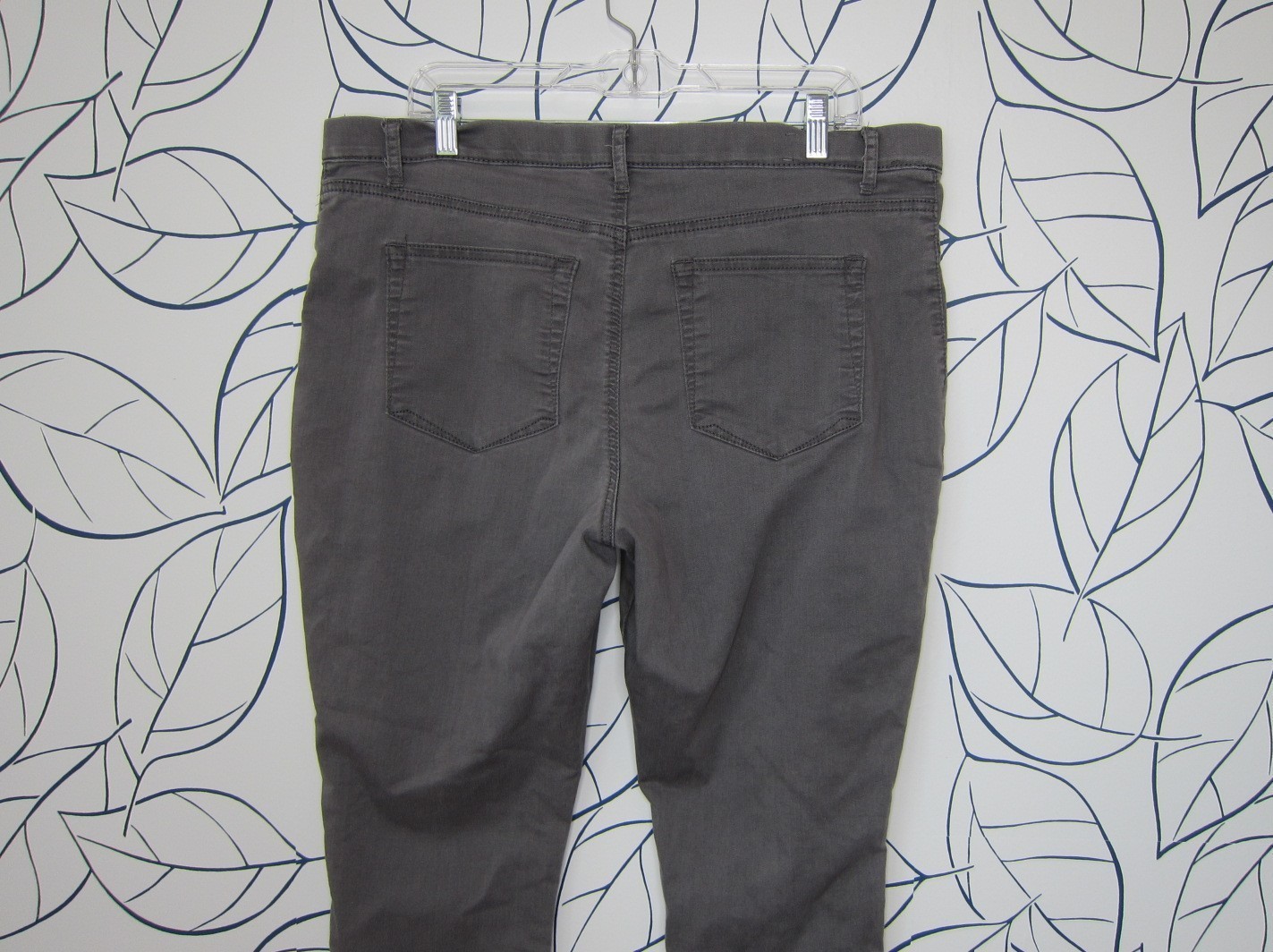 Lee Easy Fit Women's Size XL Gray Pull-on Jeans Soft Stretch Denim thumbnail 5