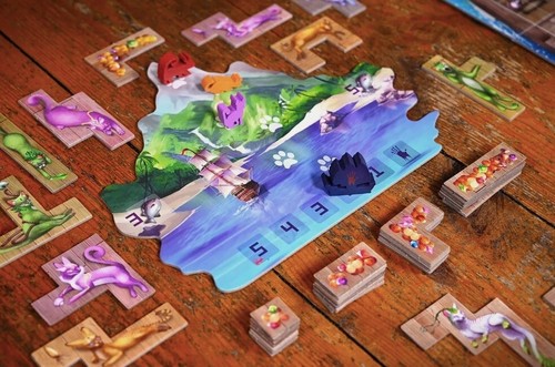 The Isle of Cats Family Board Game - Picture 4 of 7