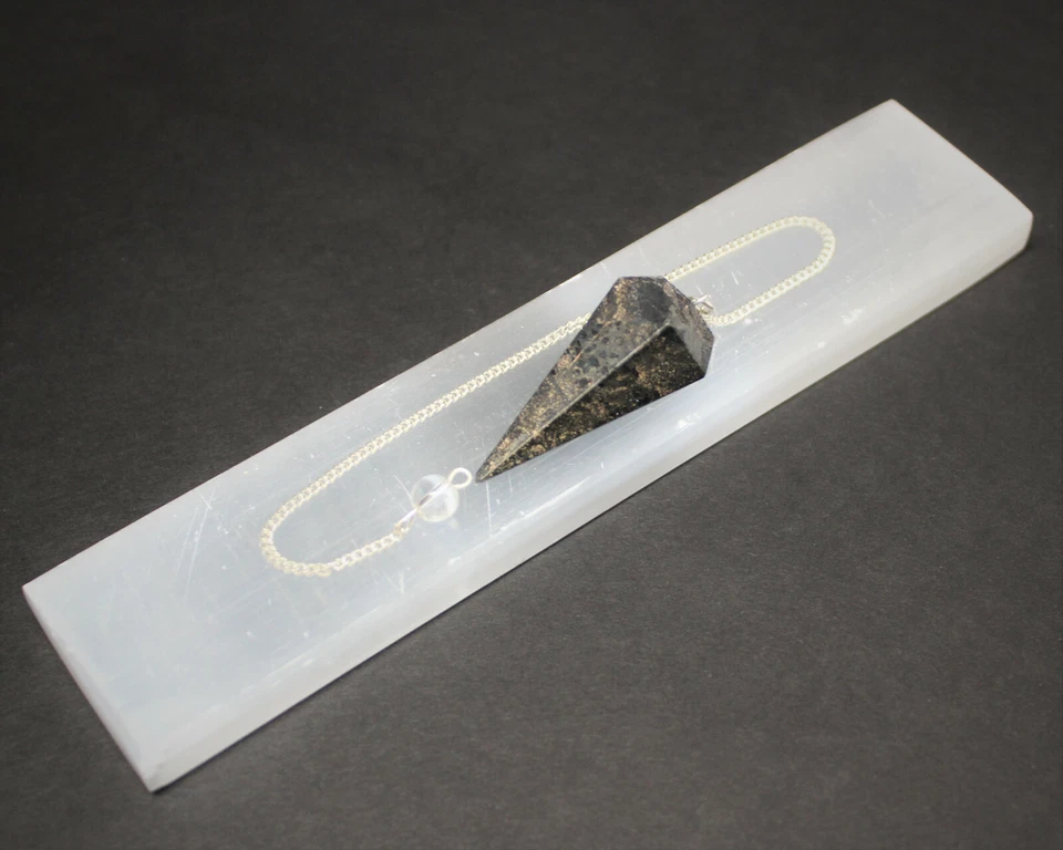 Hematite Faceted Pendulum with Chain (Dowsing, Divination) - Image 4 of 4