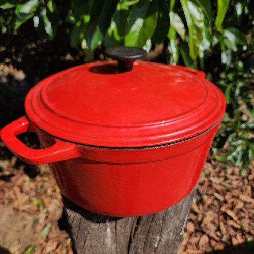 Martha Stewart Dutch Oven ~6qt 10" Red Enamled Cast Iron - Picture 5 of 12