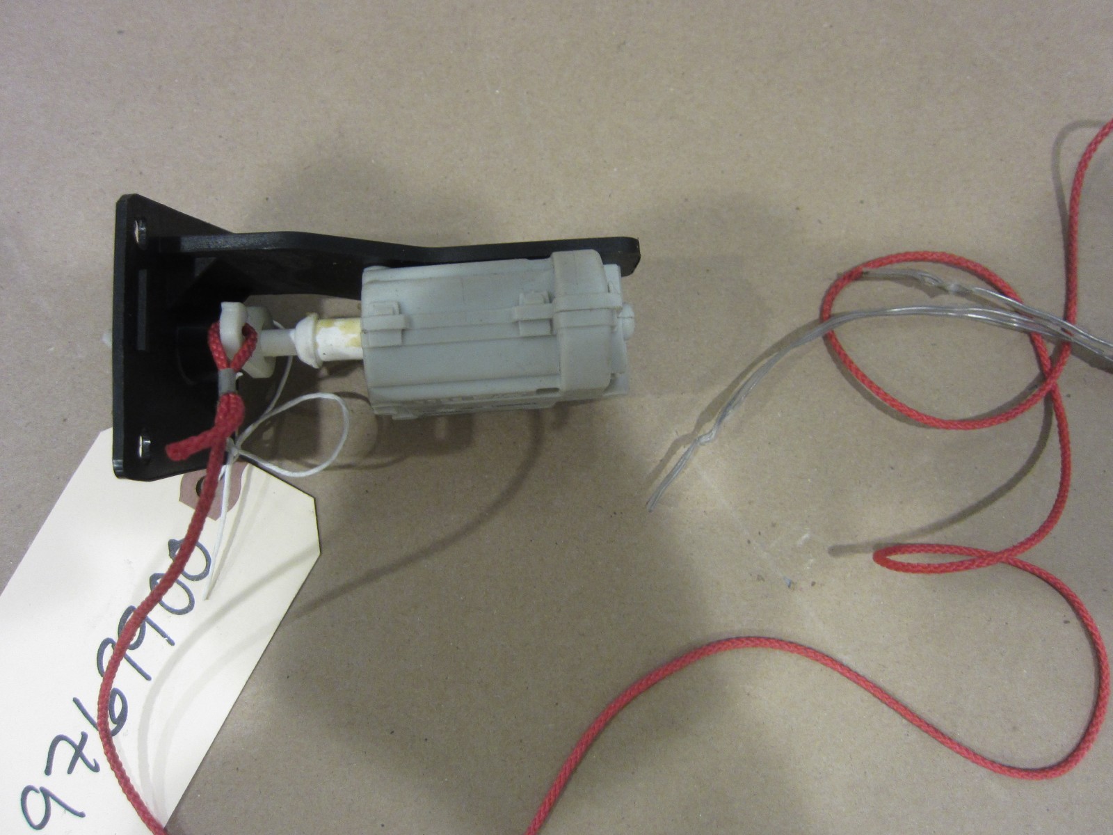 Ferrari California. Fuel Door Actuator. Part# 69769900