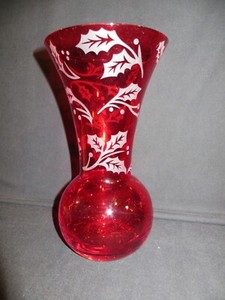 Lenox Crystal HOLLY CHRISTMAS Red Vase in Box