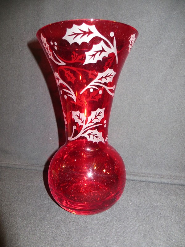 Lenox Crystal HOLLY CHRISTMAS Red Vase in Box