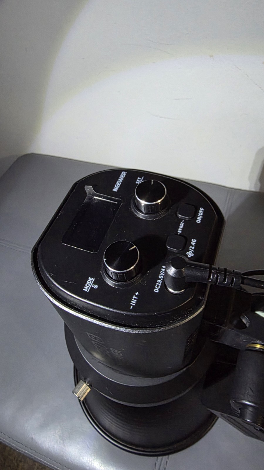 NEEWER MS60B 65W LED Light w/App, Bowens Mount, 2700K-6500K, Silver