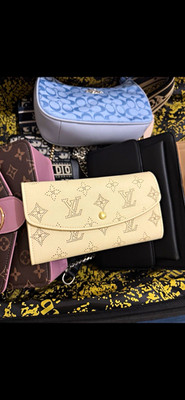 Louis Vuitton Ivory Logo Snap-Flap Folding Continental Wallet for Women