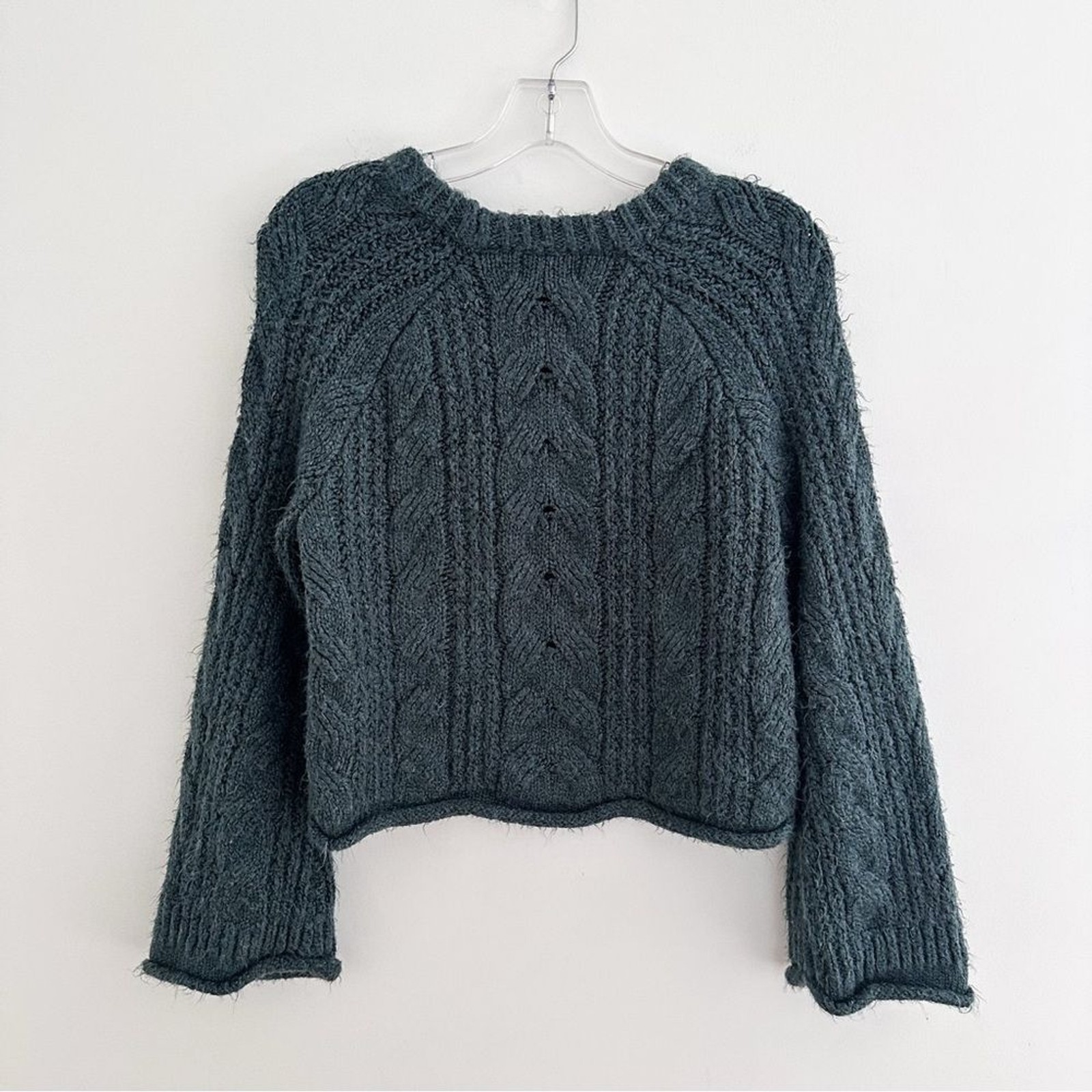 Universal Thread Chunky Cable Knit Cropped Sweate… - image 2
