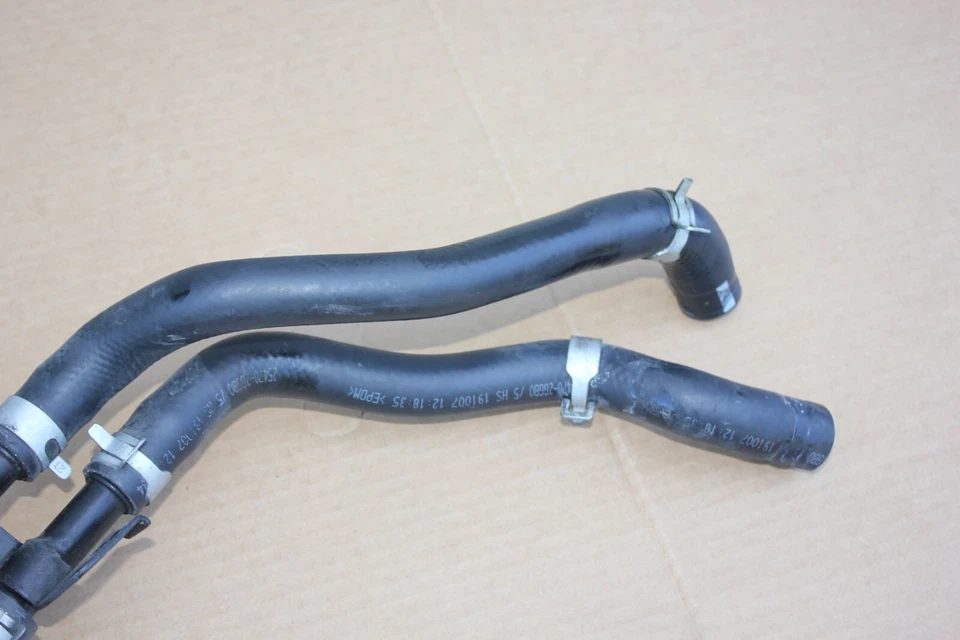 HYUNDAI TUCSON 2018-2021 MOTOR ENFRIADOR DE ACEITE REFRIGERANTE DE AGUA MANGUERA TUBO FABRICANTE DE EQUIPOS ORIGINALES Foto 3 de 4