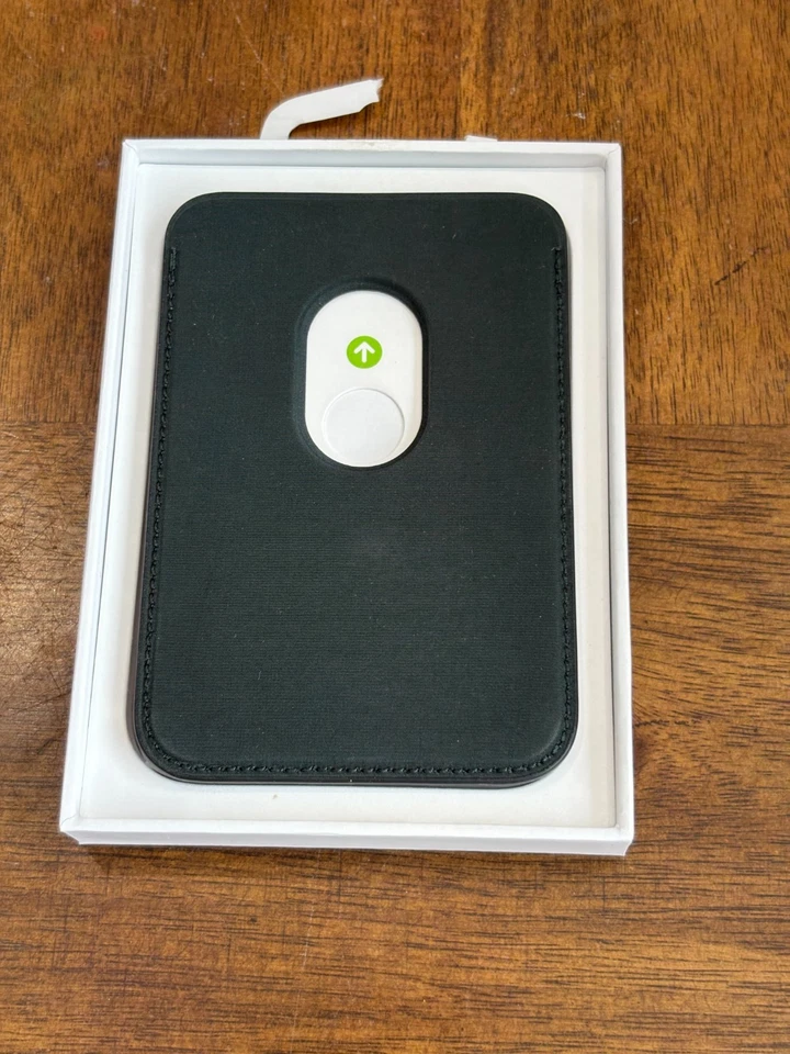 Cartera para tarjetas Apple FineWoven MagSafe iPhone 12 13 14 15 16 Evergreen / EXCELENTE Foto 2 de 4