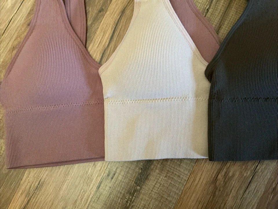 Conjunto de 3 sutiãs esportivos íntimos com nervuras pele danskin tamanho P almofadas removíveis logotipo pulôver - Imagem 3 de 4