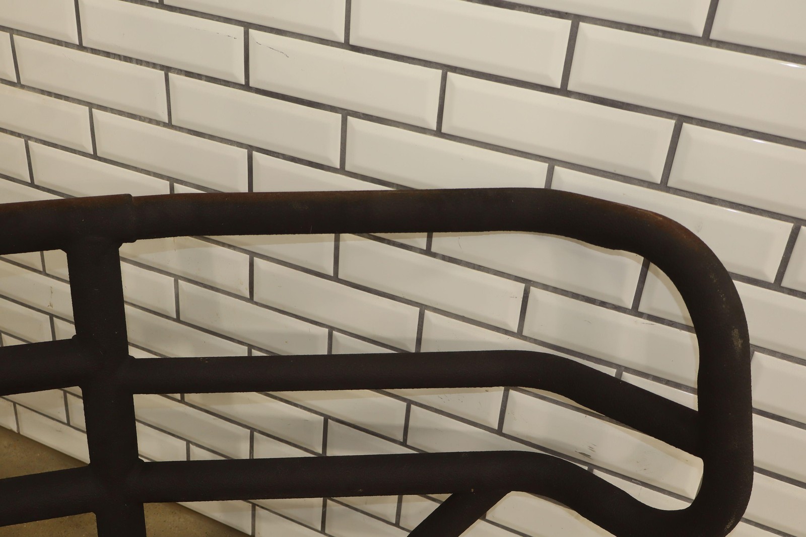 01-02 Chevy GMC Ranch Hand Legend Grille Guard GGC011BL1 Used