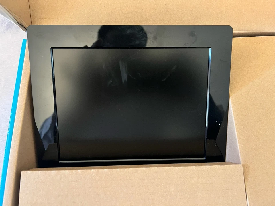 FUJIFILM 8” Digital Photo Frame DP-8V 3200 Images 800x600 Pixel LCD Screen Black - Image 4 of 4