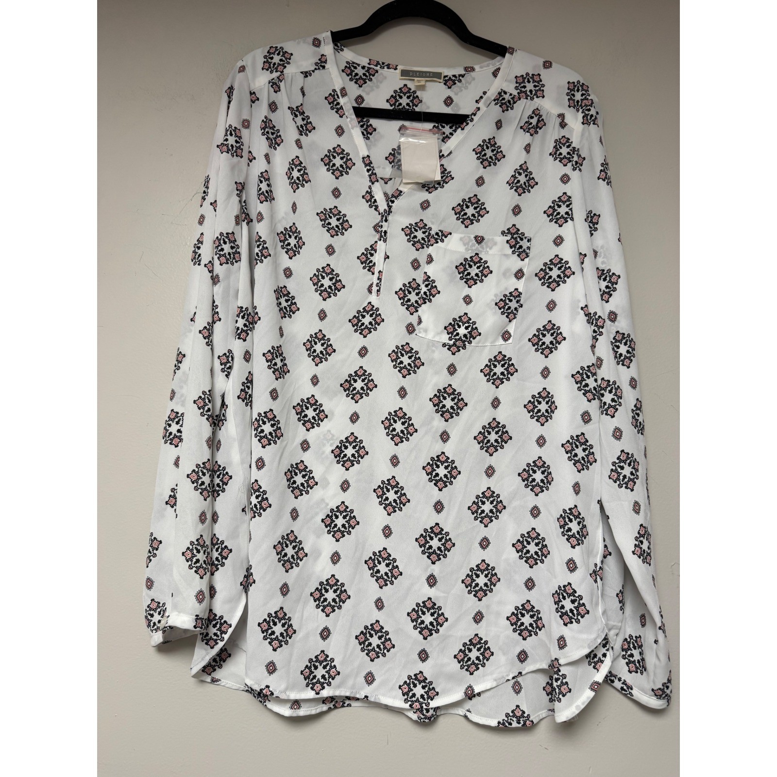 pleione Women's XL Long Sleeve White Pink Black Tile Print Blouse