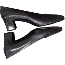 EUC Vintage 80 s Italian Made Amalfi Low 2 Heel BLACK Leather Pumps Size 7.5