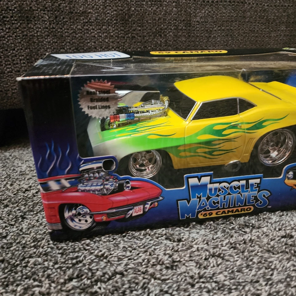 Muscle Machines 1/18 Scale '69 Chevrolet Camaro Yellow W/ Green Flames NIB - Image 2 of 4