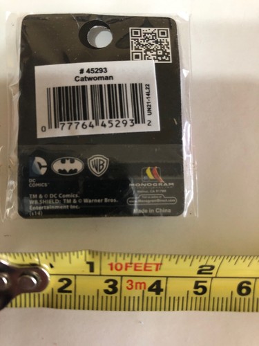 D.C. Catwoman #45293 Mini Button or Pin - Picture 3 of 3
