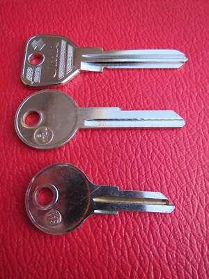 VALIANT/CHARGER   -VH to CM     Aftermarket key blank set  