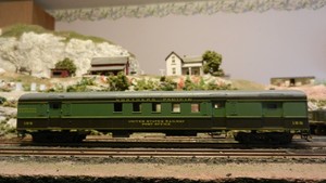 AHM-IHC-Rivarossi-HO-1930-039-s-Streamlined-Northern-Pacific-RPO-Upgraded-Exc