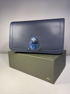 longchamp wallet on chain