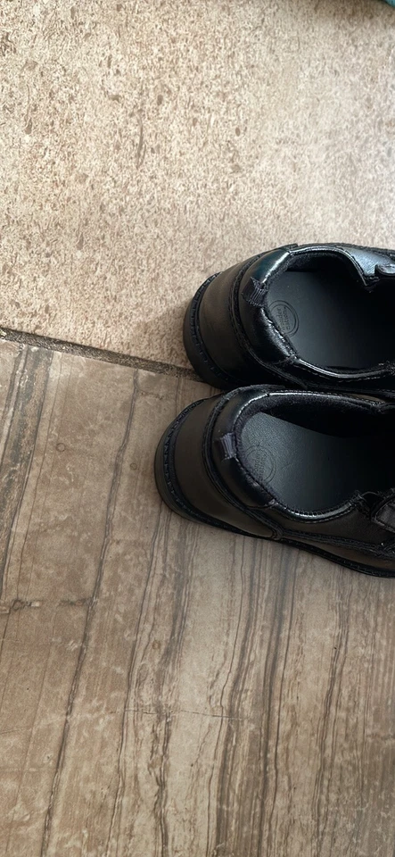 Zapatos de vestir negros Wonder Nation cómodos para niños pequeños talla 9 NUEVO Foto 2 de 4