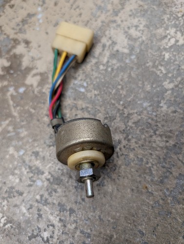 Interruptor de ventilador Datsun 240z usado OEM original genuino Nissan