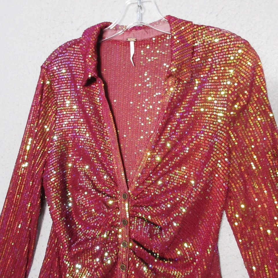 Top Free People Grande Rojo Oscuro Ruibarbo Lentejuelas Shirtee Transparente Declaración Ruche Foto 3 de 4