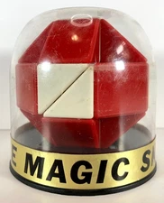 MAGIC SNAKE PUZZLE VINTAGE 1980's (aka Rubik’s Twist) Original Dome Case SEALED!