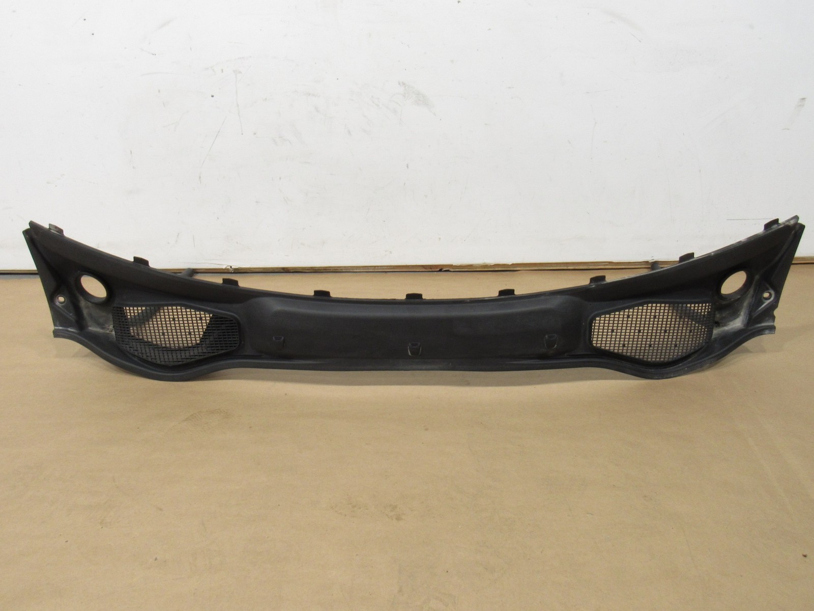 18-21 Aston Martin Vantage 2019 Front Windshield Wiper Cowl Vent Cover Panel :O