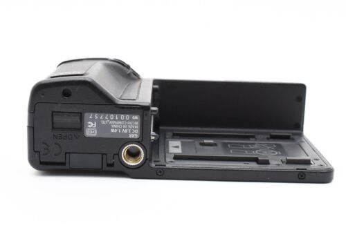 Ricoh GXR 10.0MP Digital Camera Body Only Black *EXC+3* - Picture 10 of 13