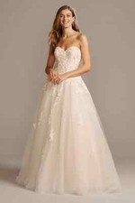 New Never worn Size 6 Wedding Dress From David's Bridal With Matching Veil