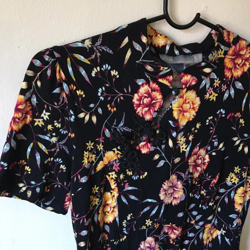 MINIVESTIDO ELÁSTICO Talla 10 de ASOS Cuello Alto FrogButtons Foto 3 de 4