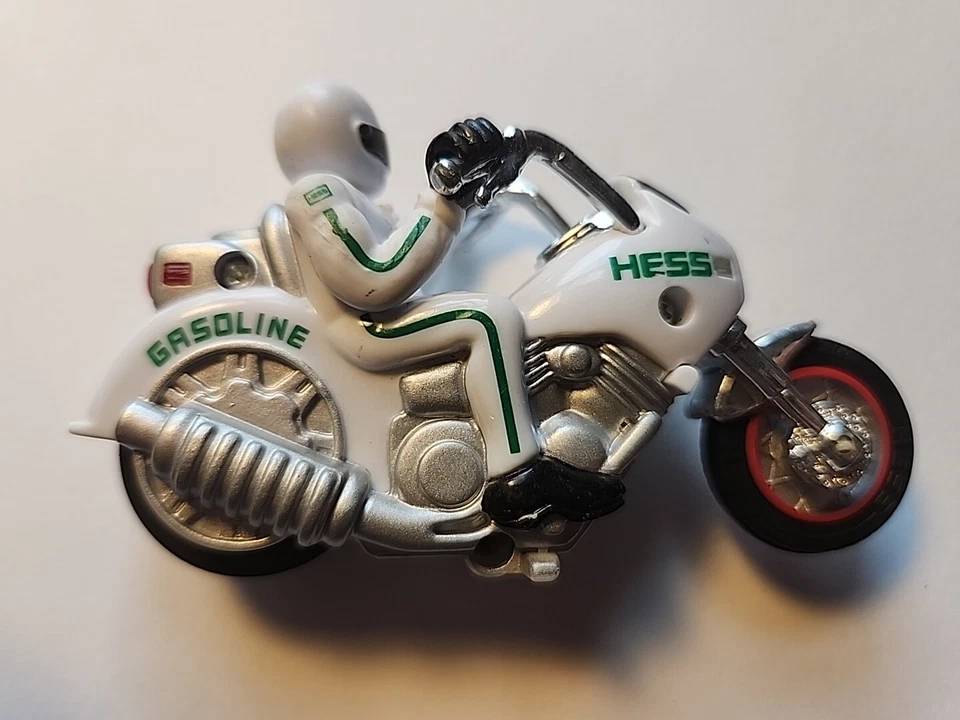 HESS  MOTORCYCLE GREEN 4in [ 2007 ]  COLLECTIBLE TOY - Image 2 of 2