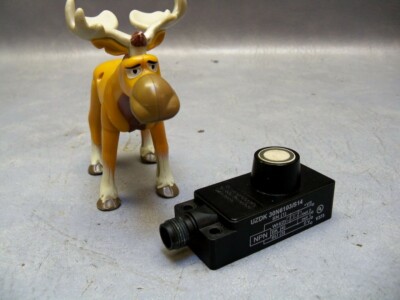 Ultrasonic Proximity Sensor UZDK 30N6103/S14 Baumer Electric CH-8501 100-1000mm